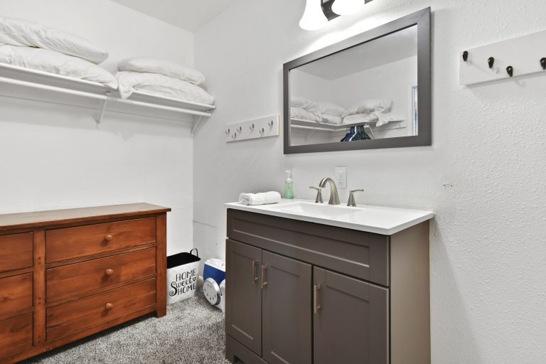 241 Elk Bedroom 2 Closet