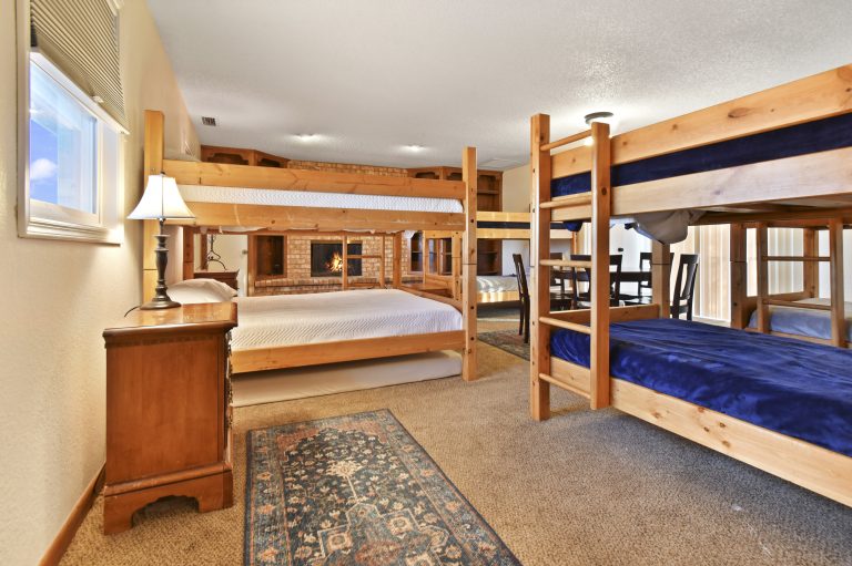 241 Elk Bunkroom